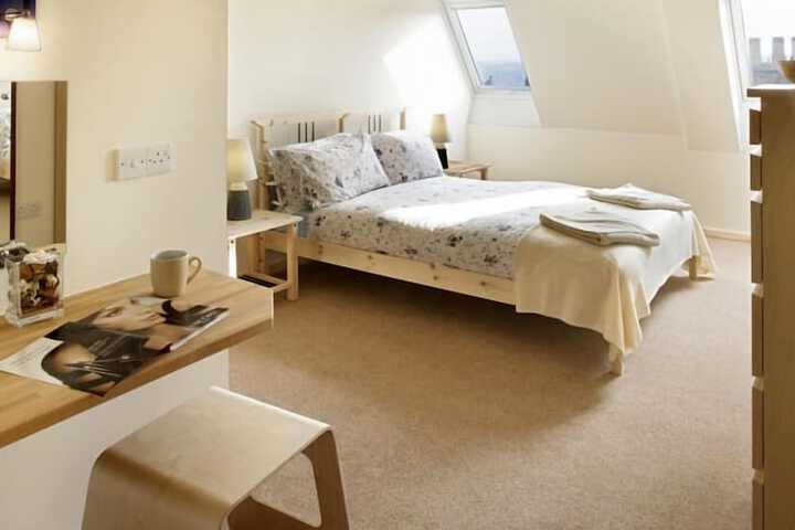 Room 35 of 103