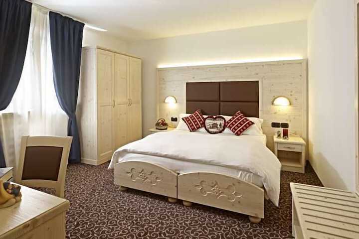 Room 18 of 45