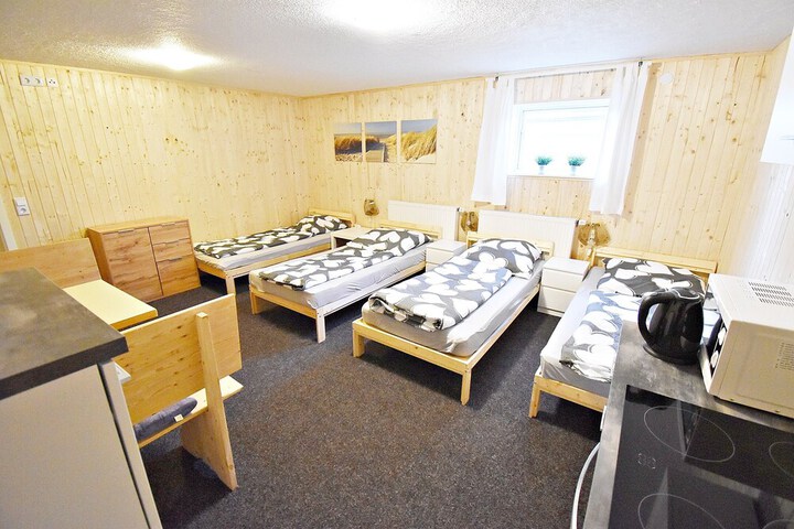 Room 38 of 86