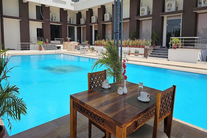 Pool 85 of 190