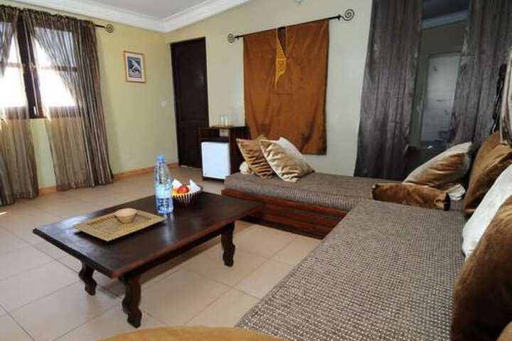 Room 12 of 25