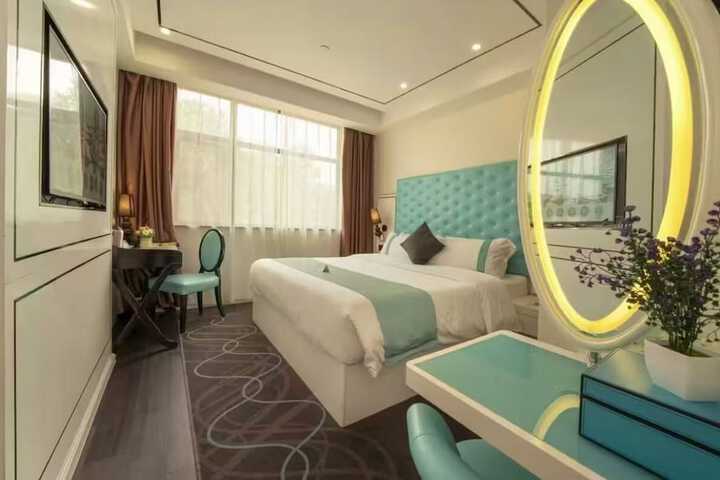 Room 20 of 26
