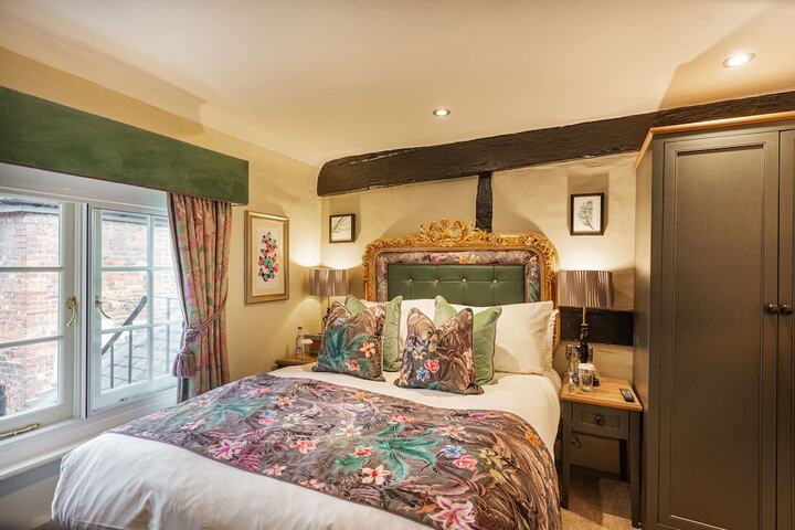 Room 20 of 48