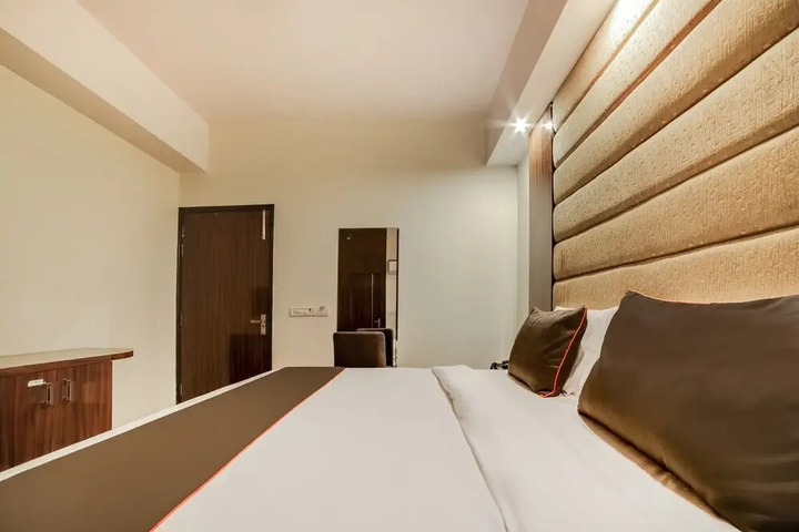 Room 3 of 15
