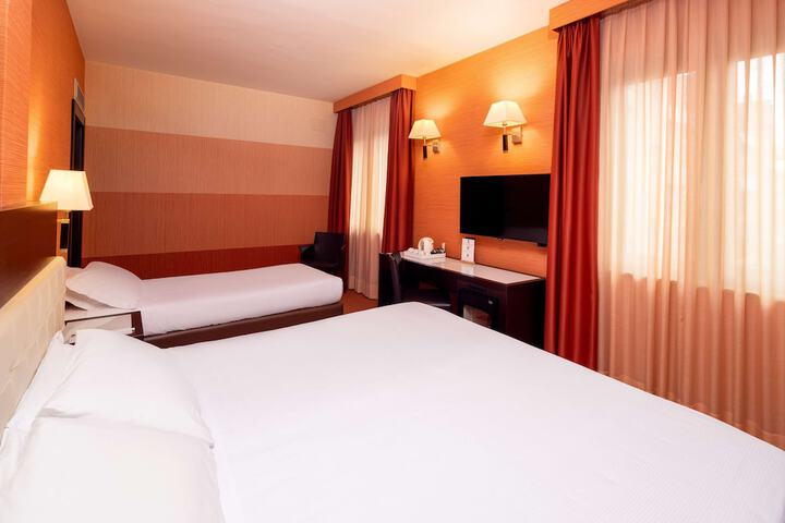 Room 18 of 53