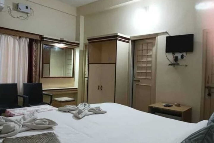 Room 6 of 15