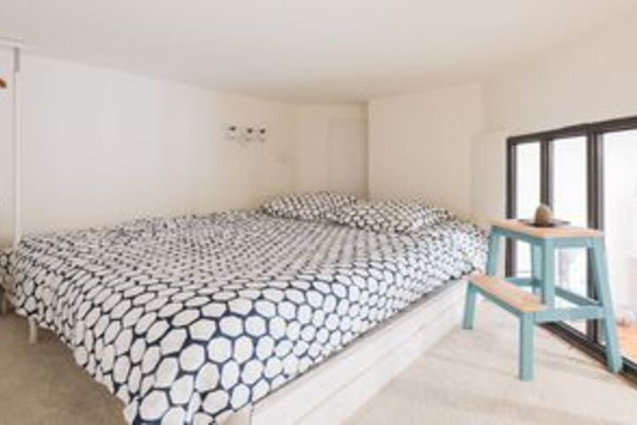 Room 3 of 10