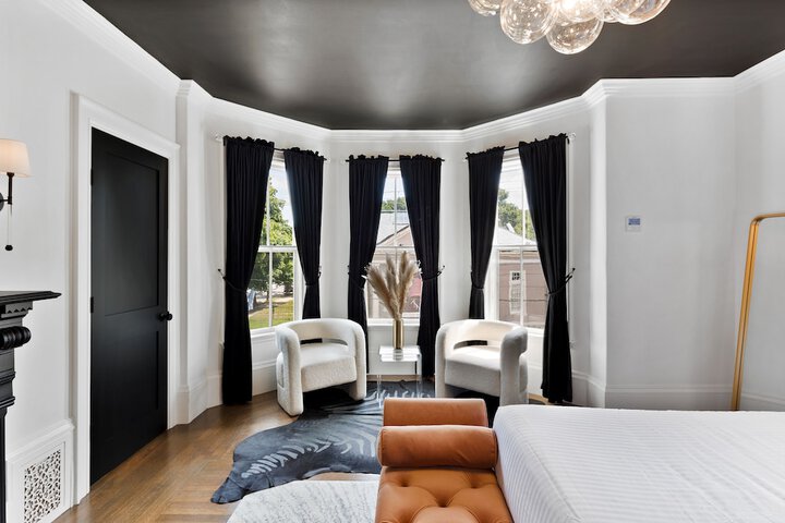Room 6 of 46