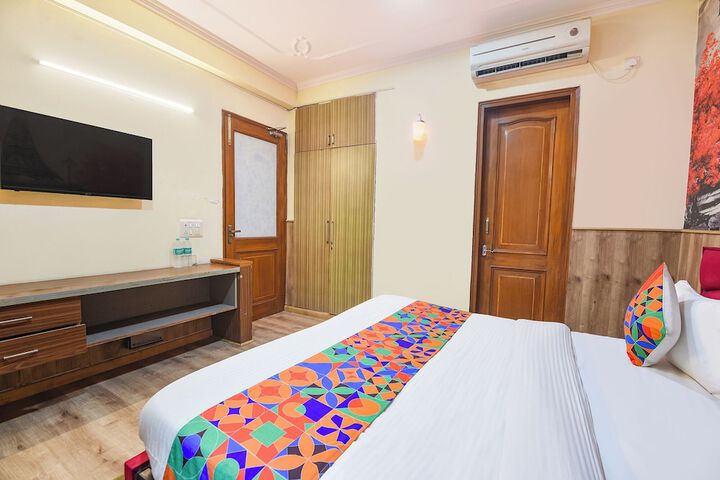 Room 16 of 30