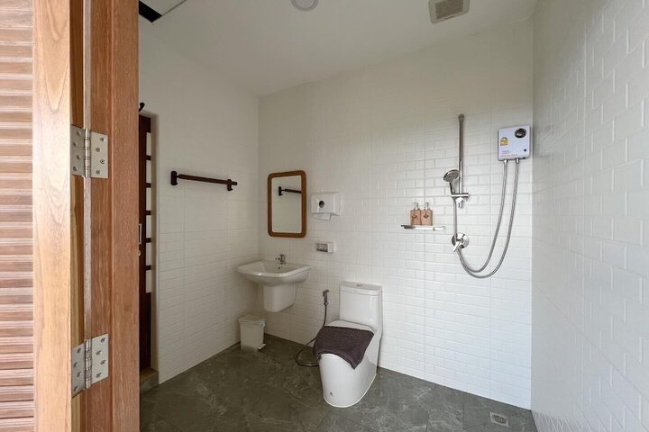 Room 7 of 13