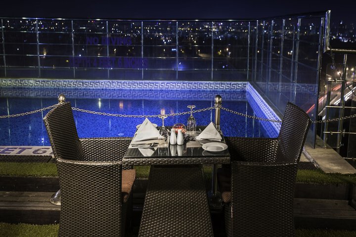 Pool Hotel
