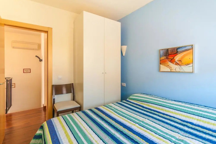 Room 3 of 22