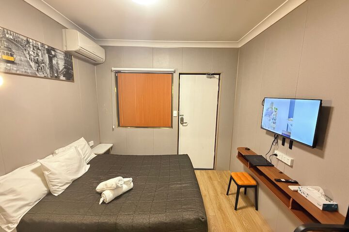 Room 21 of 48