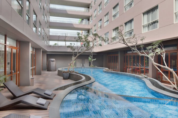 Pool Hotel