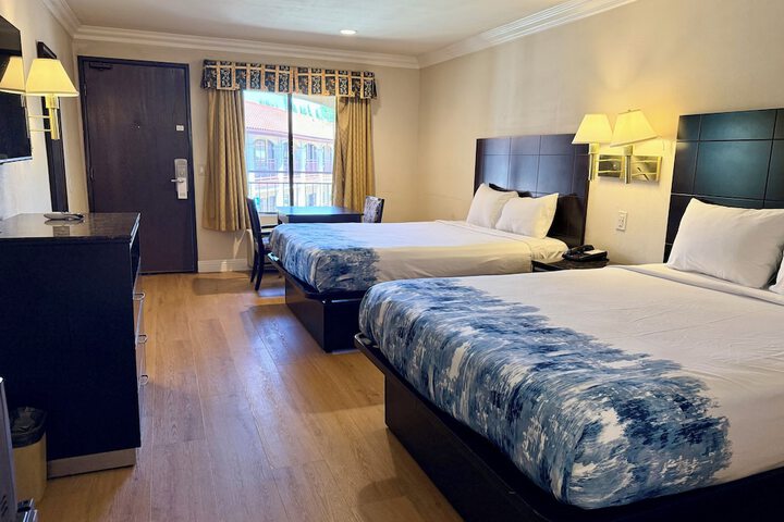 Room 10 of 19