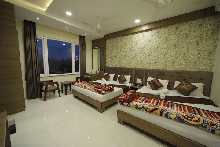 Room 18 of 36