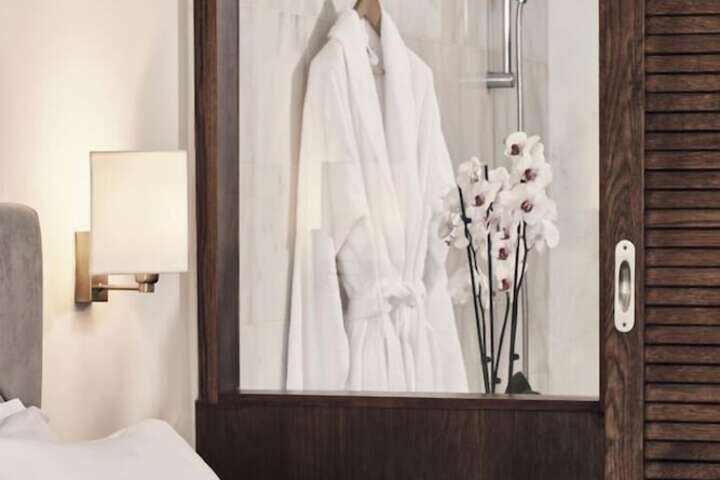 Room 45 of 247