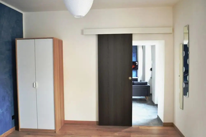 Room 8 of 12