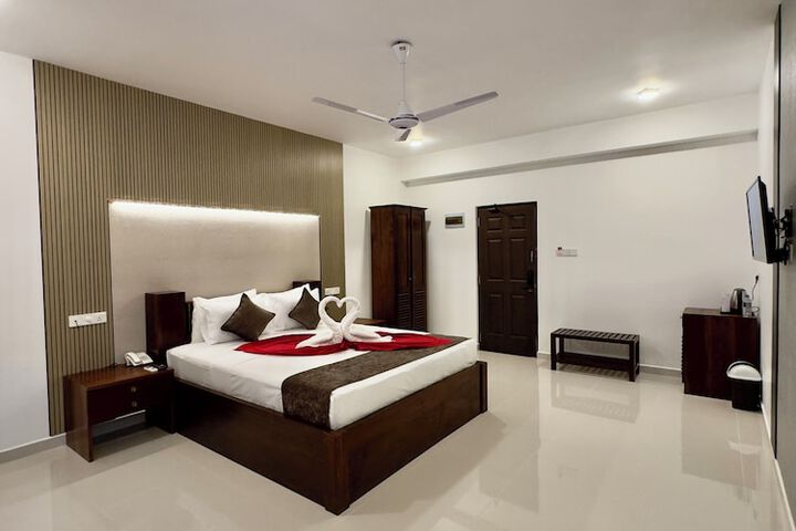 Room 12 of 30
