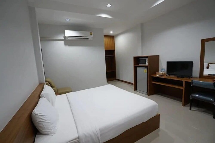 Room 5 of 45