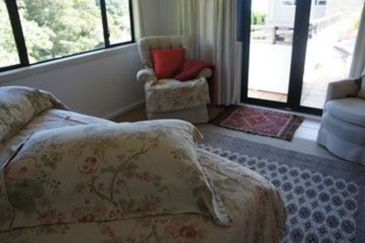 Room 4 of 12