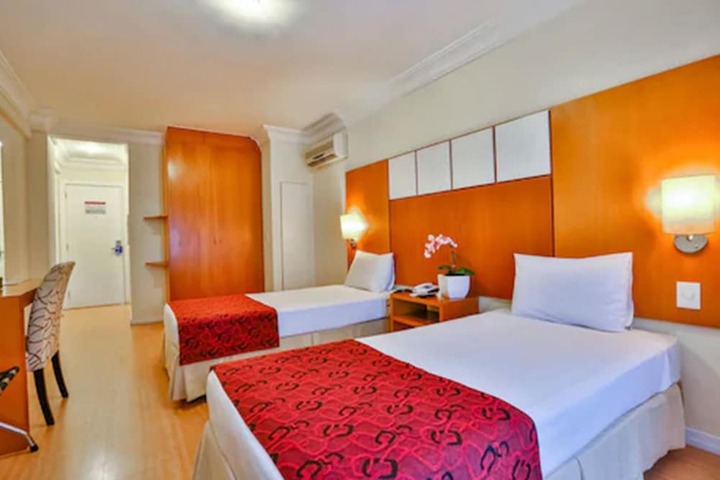 Room 16 of 64