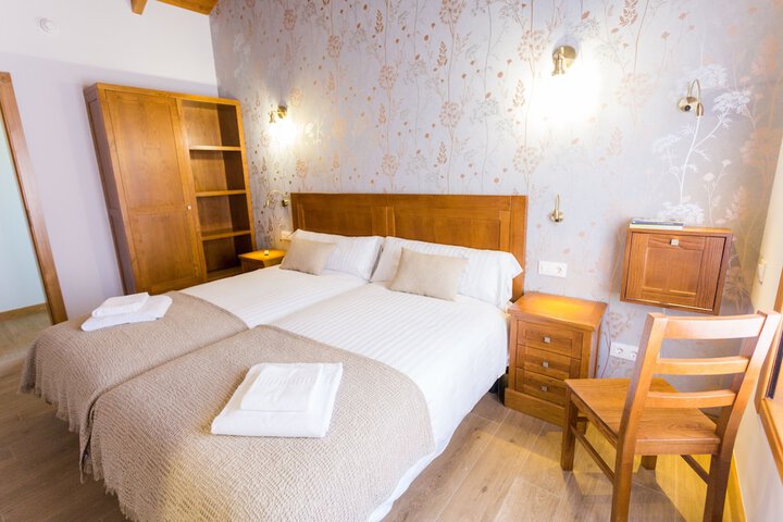 Room 34 of 107