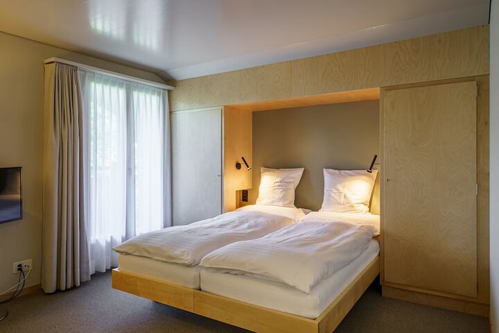 Room 27 of 67