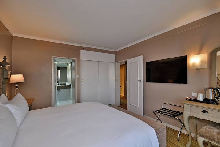 Room 56 of 128