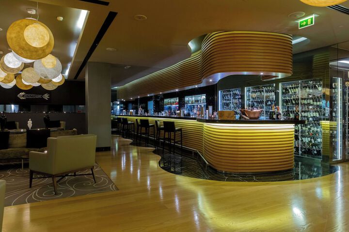 Lounge 153 of 192