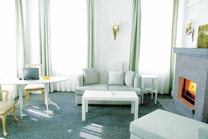 Room 12 of 63