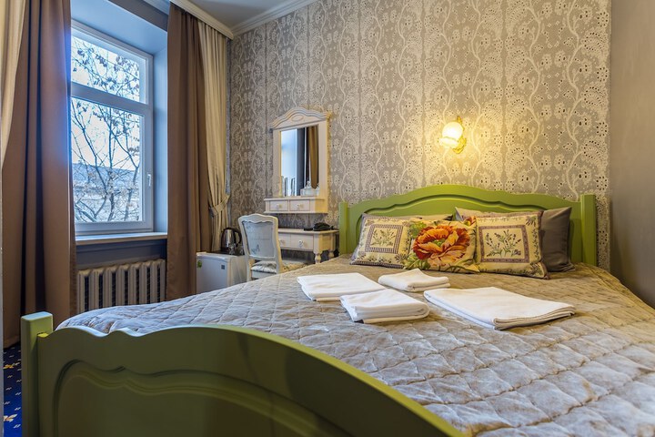 Room 42 of 49