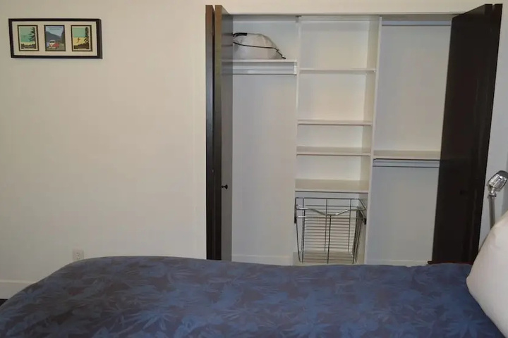 Room 3 of 10