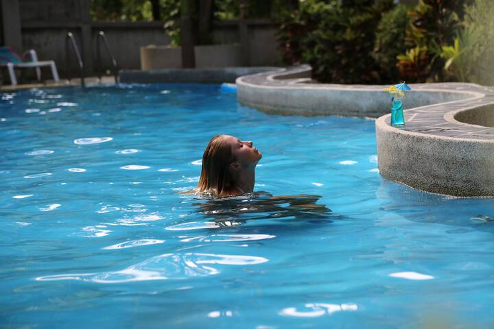 Pool 43 of 84