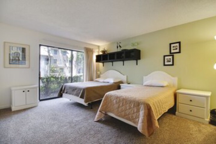Room 9 of 10
