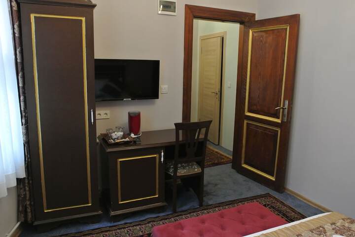 Room 50 of 69
