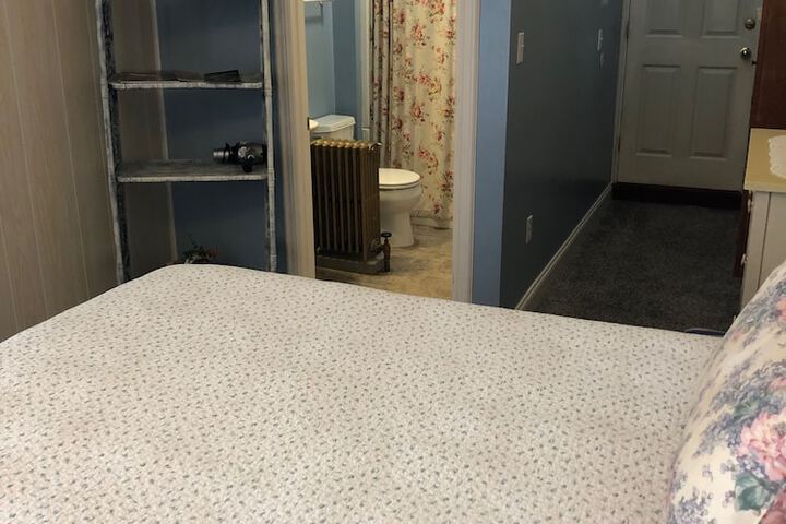 Room 18 of 44