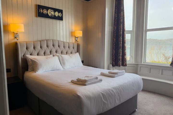 Room 51 of 94