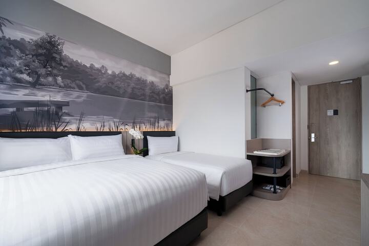 Room 10 of 43