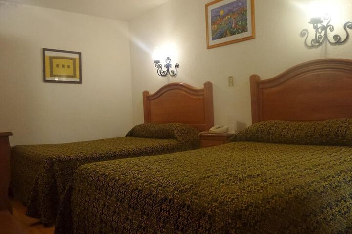 Room 13 of 37