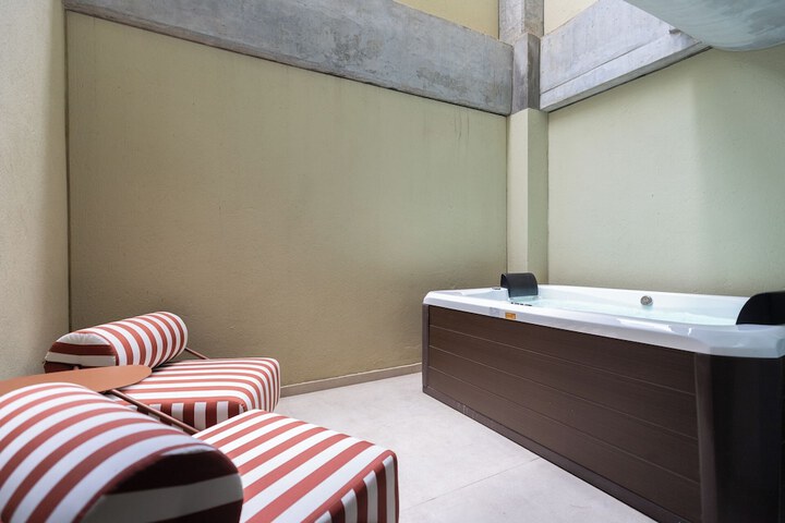 Spa 52 of 102