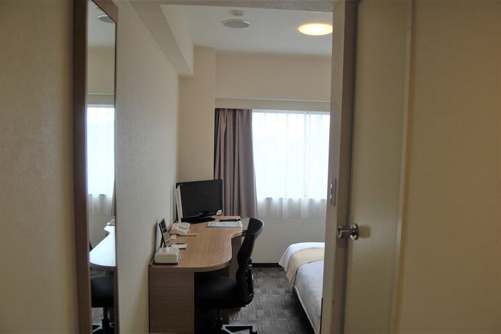 Room 6 of 49