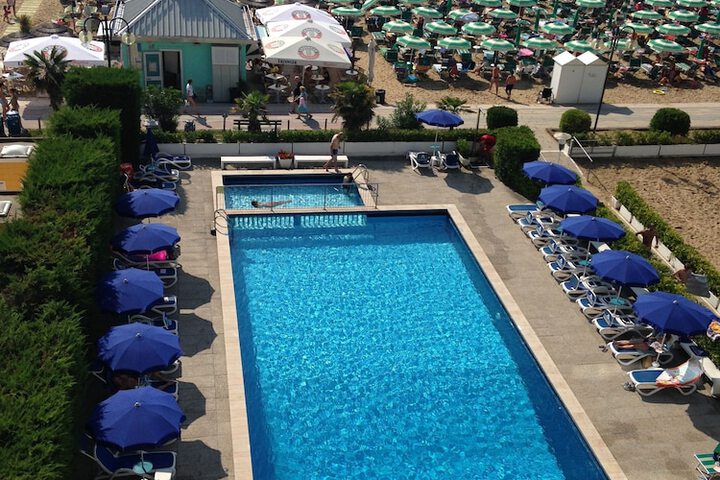 Pools & Facilities