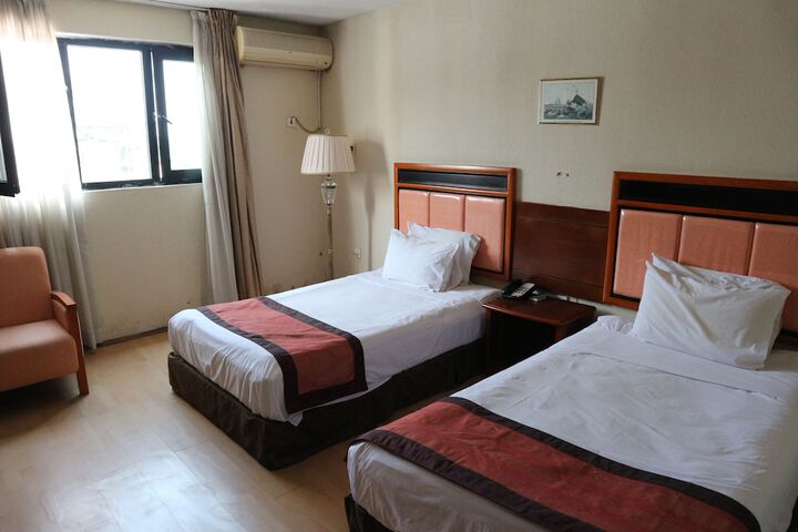 Room 16 of 54