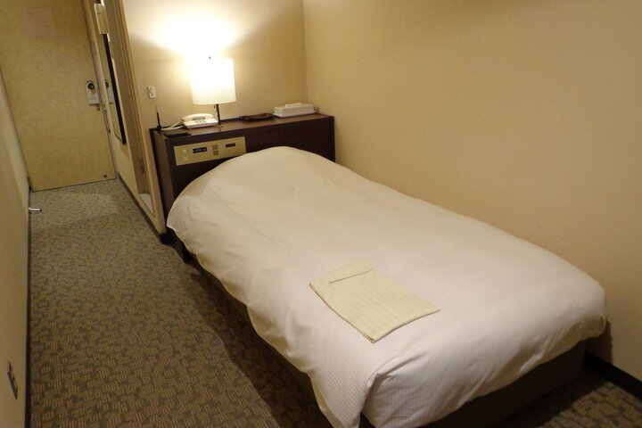 Room 3 of 16