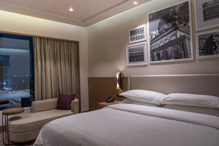 Room 18 of 112