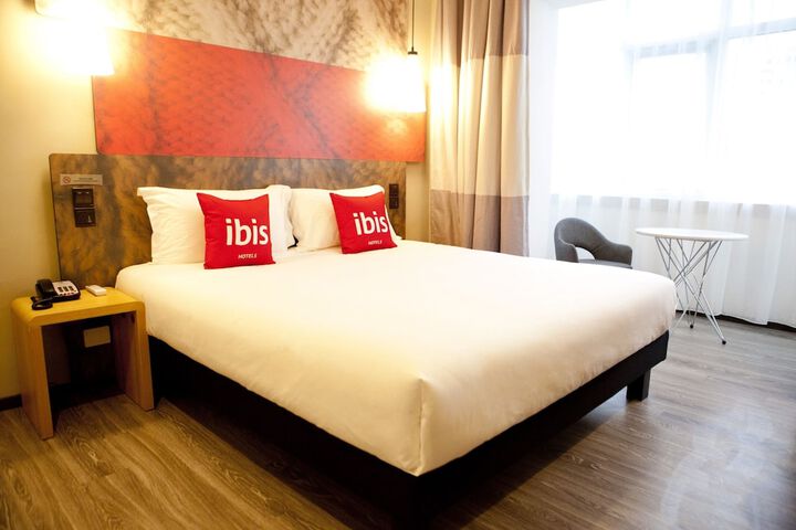 Room 12 of 27