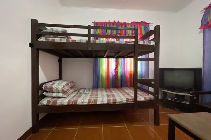 Room 43 of 200