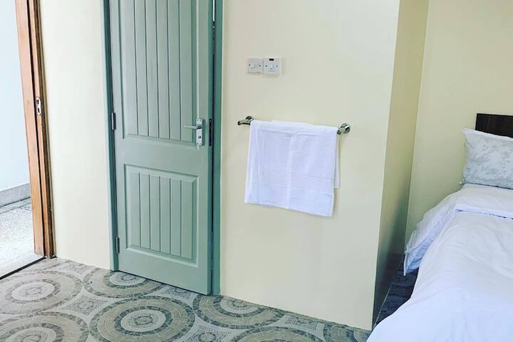 Room 12 of 35