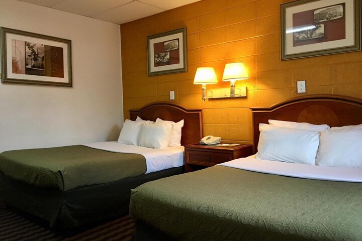 Room 9 of 12